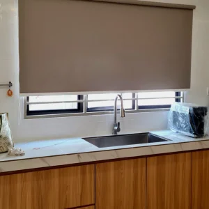 Roller blind blackout 