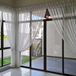 Sheer curtain 