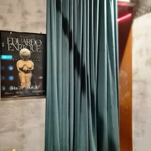 s fold curtain
