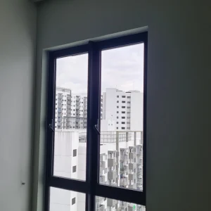 Double curtain railing at ceiling 