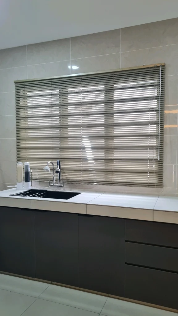 Venetian blind