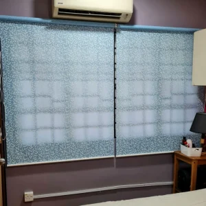 Roller blind with patterns
